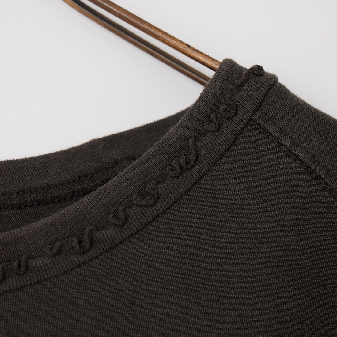 ESTROISLOSE [エストゥロワルーズ] 天竺ピグメント加工 6分袖Tシャツ [EC26106] 99 BLACK