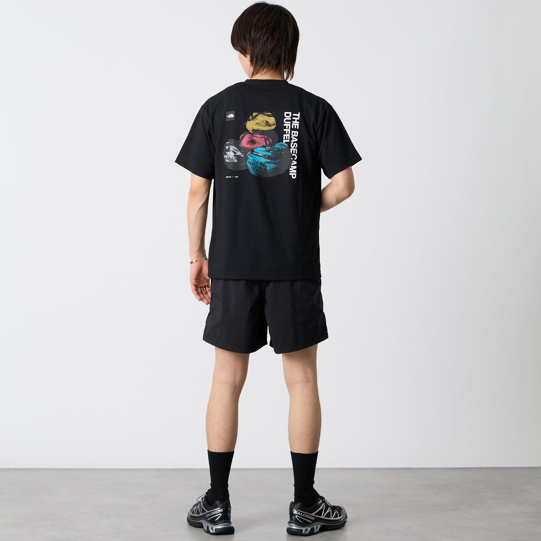 THE NORTH FACE [ザ ノースフェイス] ベースキャンプダッフル グラフィックTシャツ [NT32647] K &&モデル身長：177cm 着用サイズ：M&&
