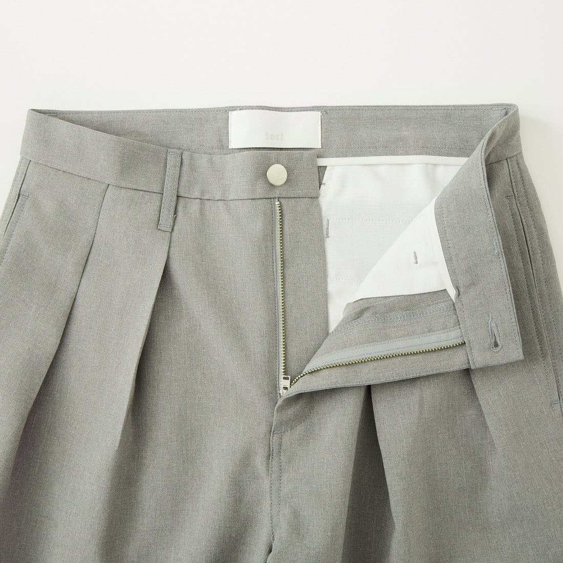 iori [イオリ] 別注 2タックトラウザーショーツ [IP185-JF] GRAY