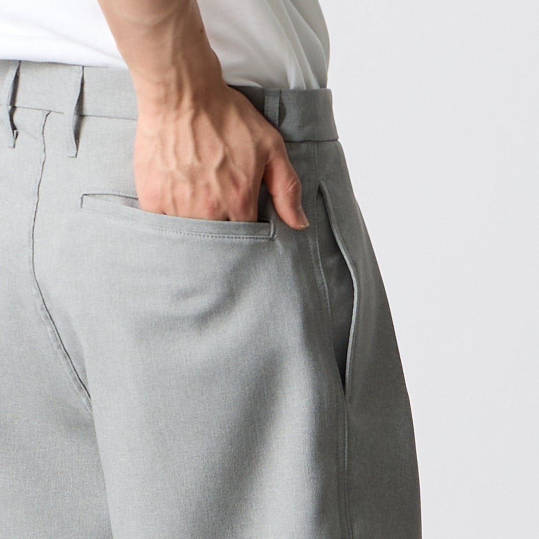 iori [イオリ] 別注 2タックトラウザーショーツ [IP185-JF] GRAY &&モデル身長：177cm 着用サイズ：2&&
