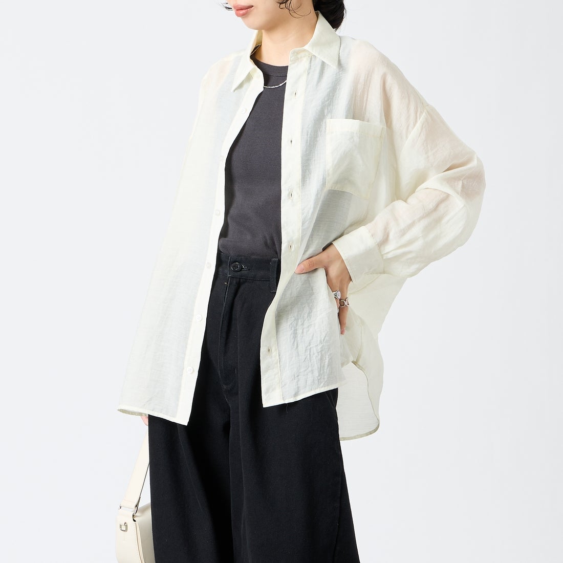 USINE [ユジーヌ] シアーオーバーサイズシャツ [IN9-SH-6] ｵﾌ &&モデル身長：162cm 着用サイズ：F&&