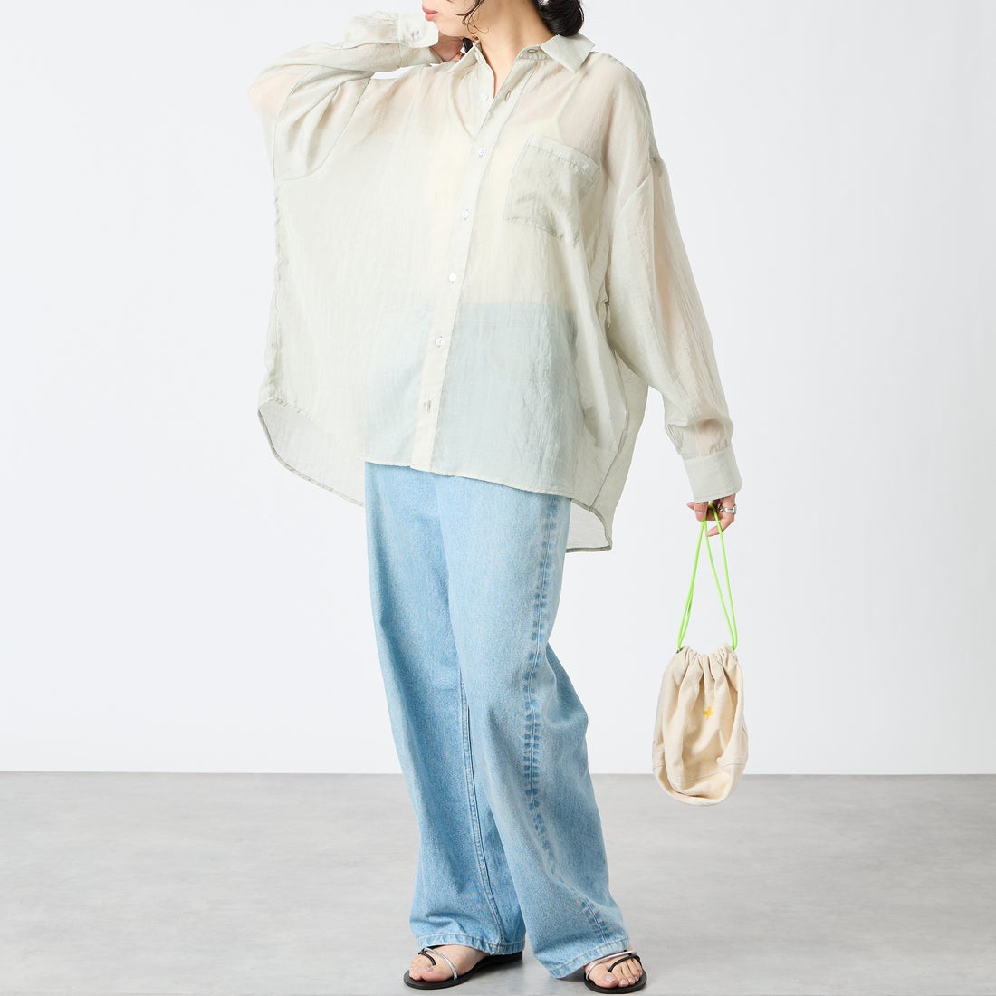USINE [ユジーヌ] シアーオーバーサイズシャツ [IN9-SH-6] ｾｰｼﾞ &&モデル身長：162cm 着用サイズ：F&&