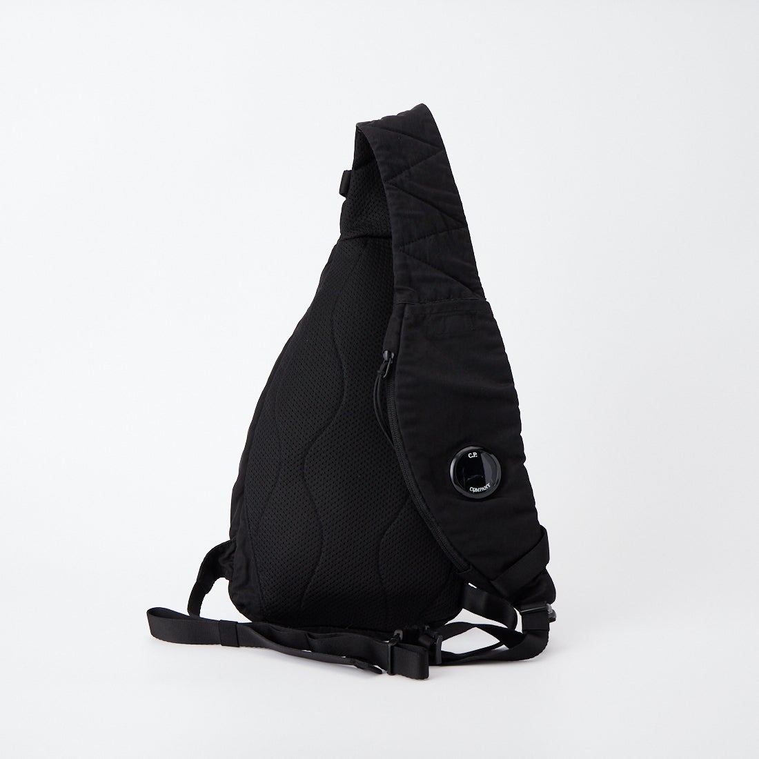 C.P.COMPANY [シーピーカンパニー] ナイロンB クロスボディバックパック [RCCMAC735A] 999 BLACK