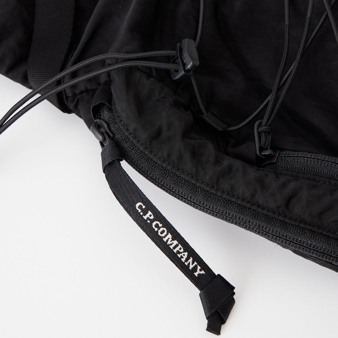 C.P.COMPANY [シーピーカンパニー] ナイロンB クロスボディバックパック [RCCMAC735A] 999 BLACK