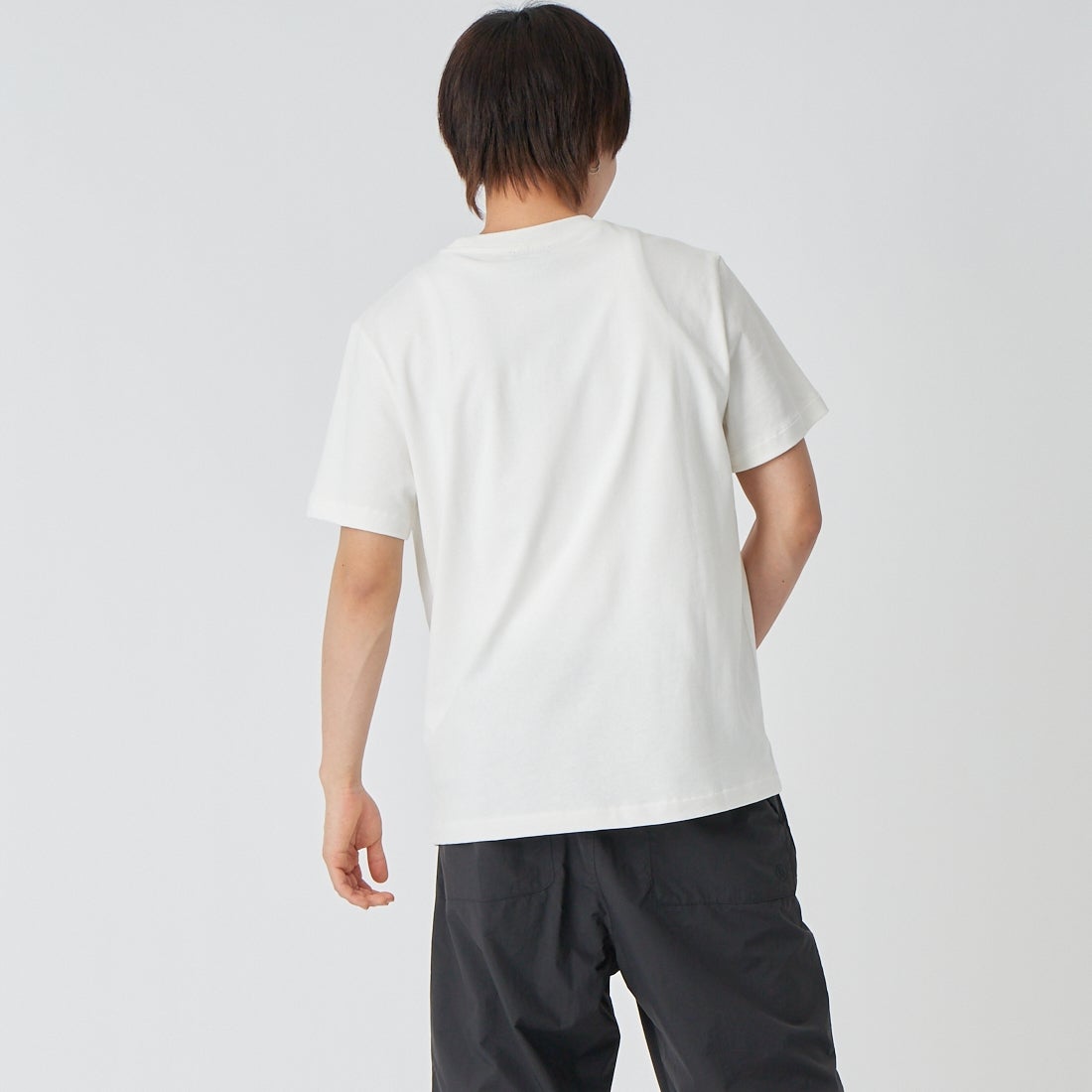 A.P.C. [アー・ペー・セー] ロゴ刺繍ショートスリーブTシャツ [STANDARD-RUE-MADAME] 87 BLANC/M &&モデル身長：177cm 着用サイズ：M&&