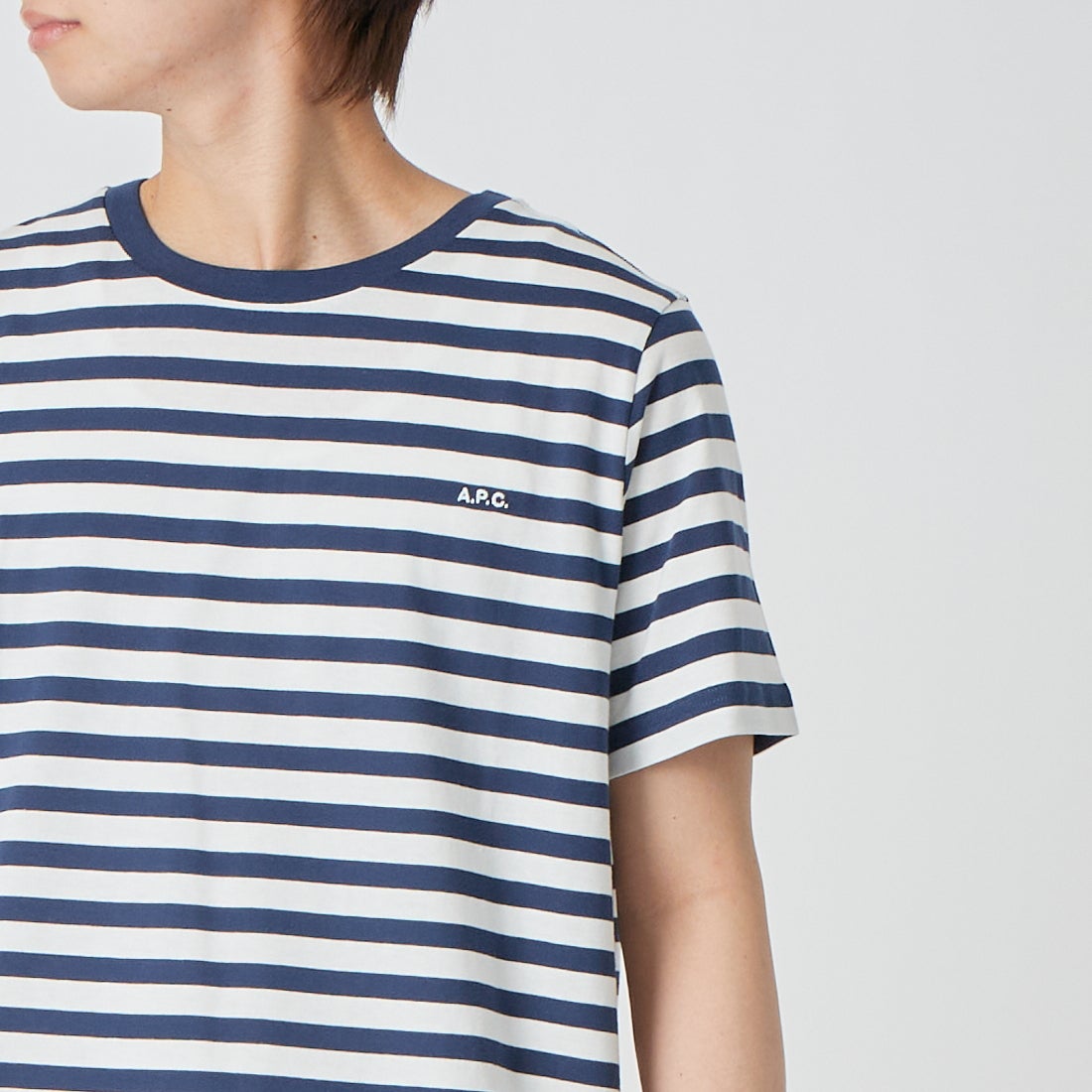 A.P.C. [アー・ペー・セー] ロゴ刺繍ショートスリーブボーダーTシャツ [STANDARD-APC-BRODE-R] 39 D.NAVY &&モデル身長：177cm 着用サイズ：M&&
