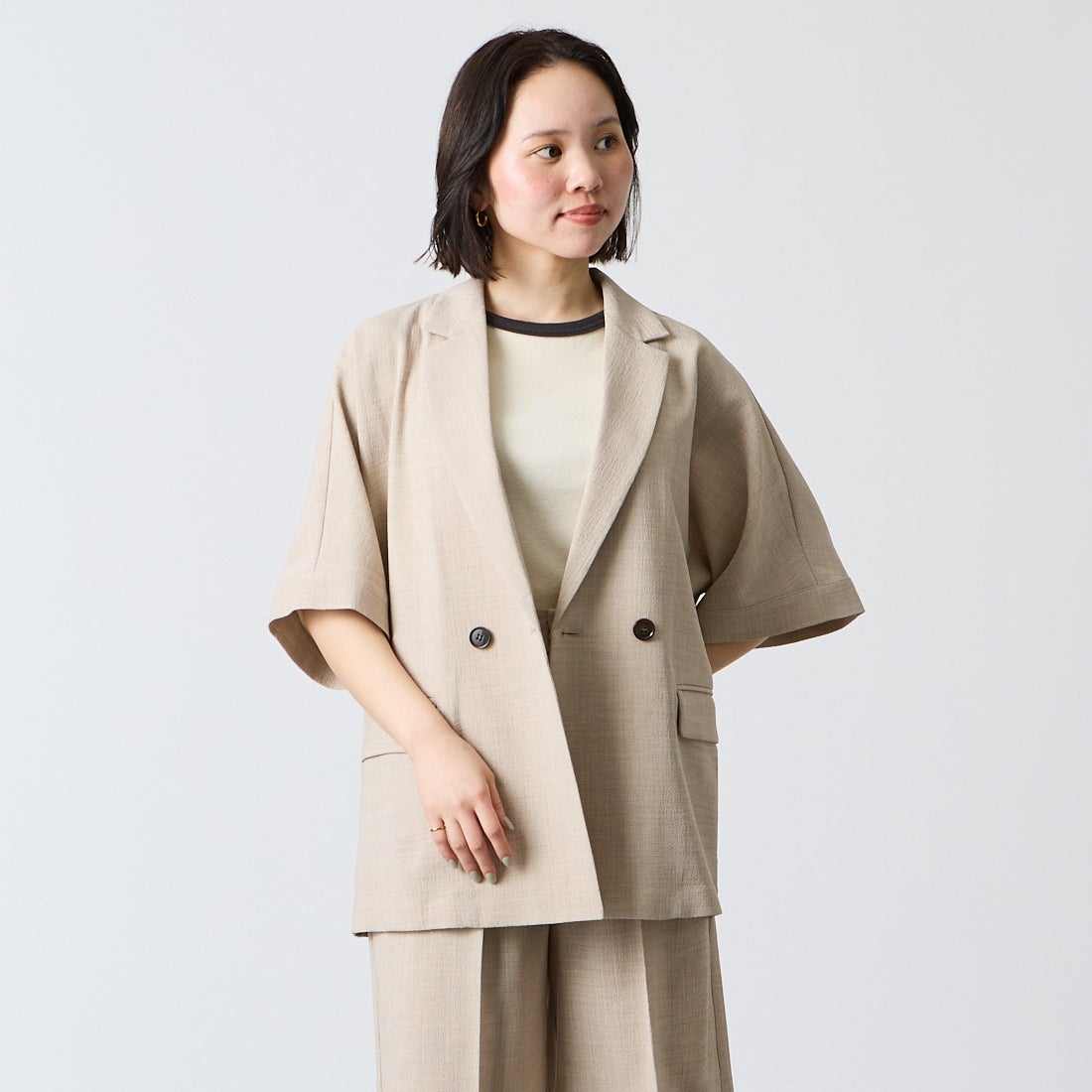 USINE [ユジーヌ] リネンライクシアーショートスリーブジャケット [21267061] 033 ﾍﾞｰｼﾞｭ &&モデル身長：160cm 着用サイズ：F&&