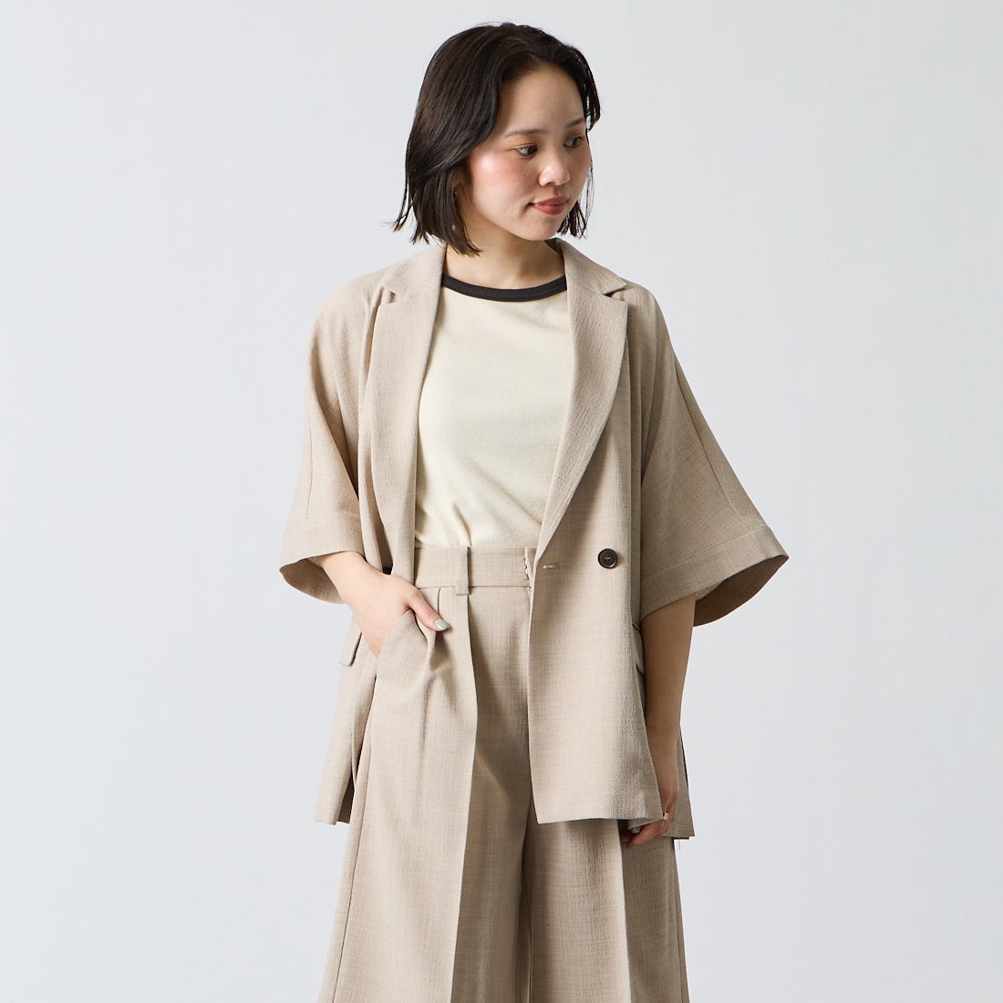 USINE [ユジーヌ] リネンライクシアーショートスリーブジャケット [21267061] 033 ﾍﾞｰｼﾞｭ &&モデル身長：160cm 着用サイズ：F&&