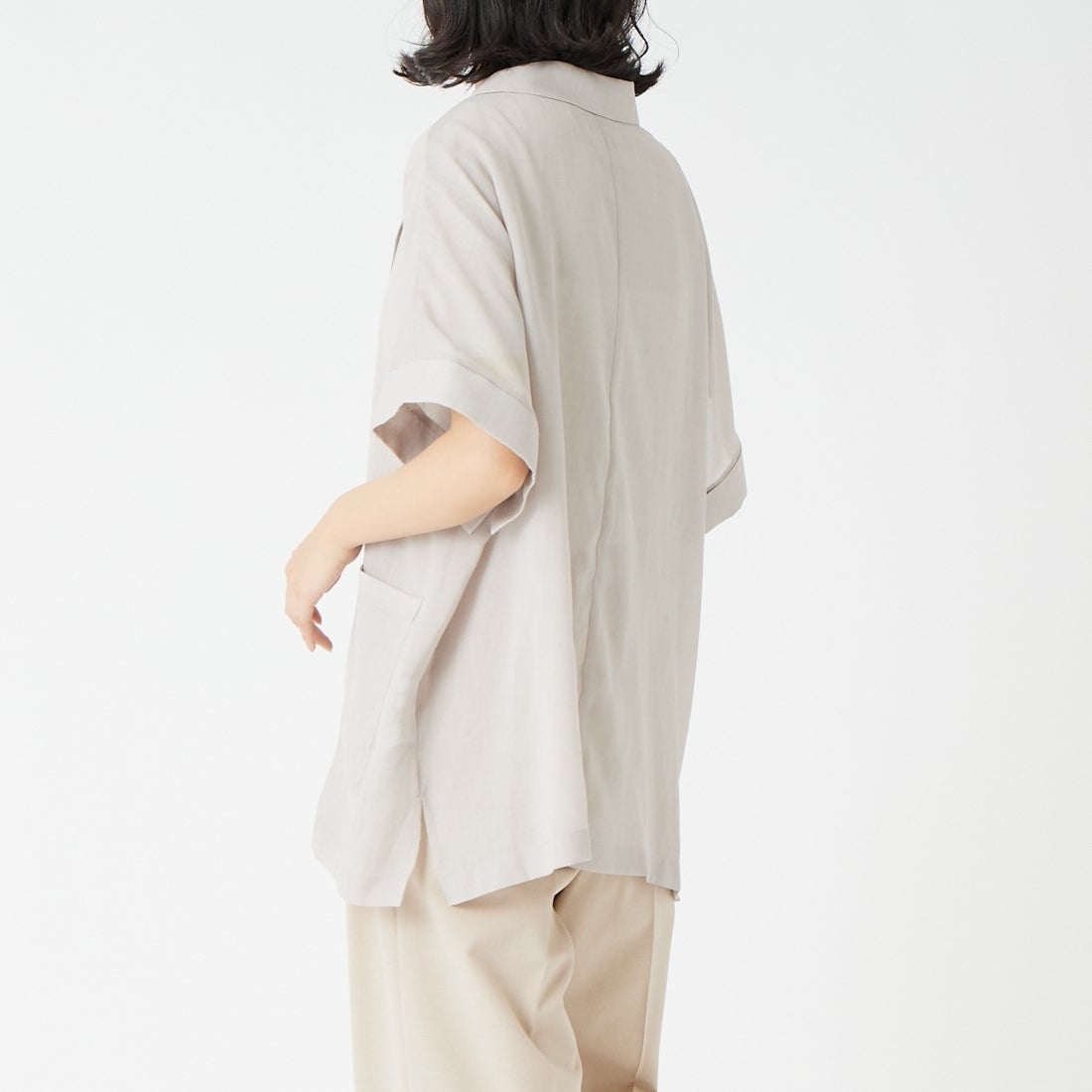 USINE [ユジーヌ] リネンライクシアーショートスリーブジャケット [21267061] 033 ﾍﾞｰｼﾞｭ &&モデル身長：162cm 着用サイズ：F&&