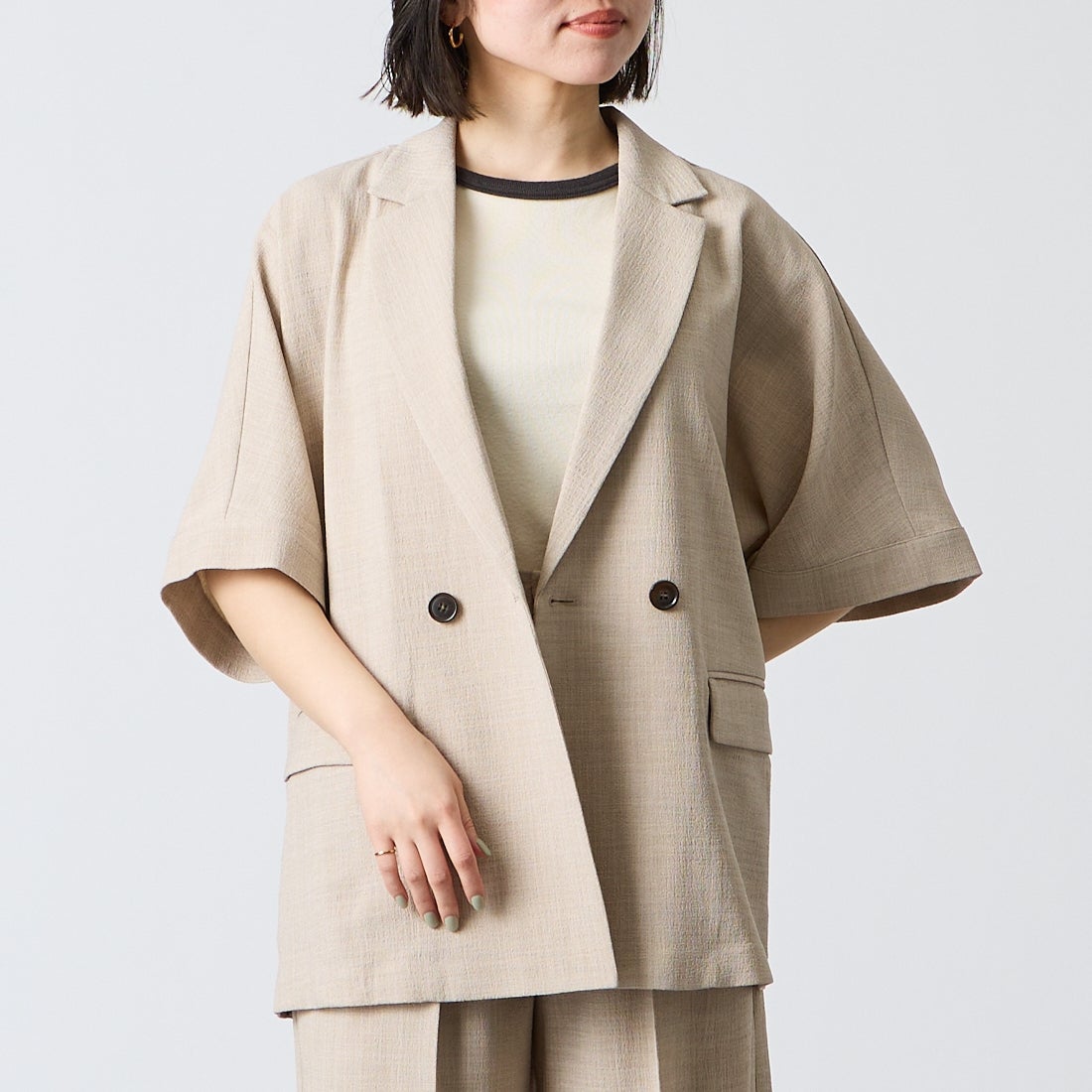 USINE [ユジーヌ] リネンライクシアーショートスリーブジャケット [21267061] 033 ﾍﾞｰｼﾞｭ &&モデル身長：160cm 着用サイズ：F&&