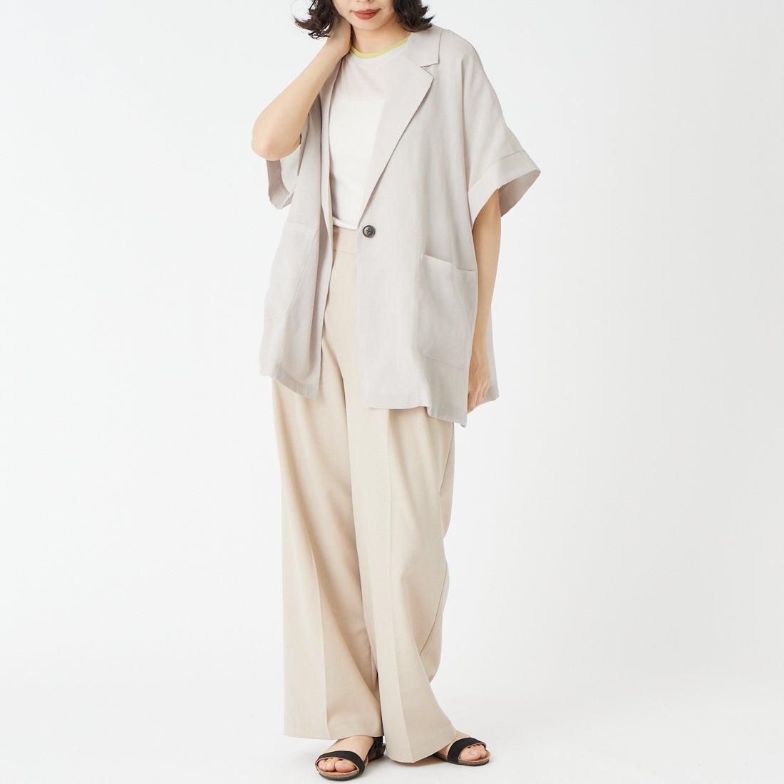 USINE [ユジーヌ] リネンライクシアーショートスリーブジャケット [21267061] 033 ﾍﾞｰｼﾞｭ &&モデル身長：162cm 着用サイズ：F&&