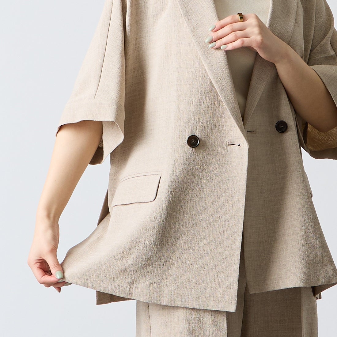 USINE [ユジーヌ] リネンライクシアーショートスリーブジャケット [21267061] 033 ﾍﾞｰｼﾞｭ &&モデル身長：160cm 着用サイズ：F&&