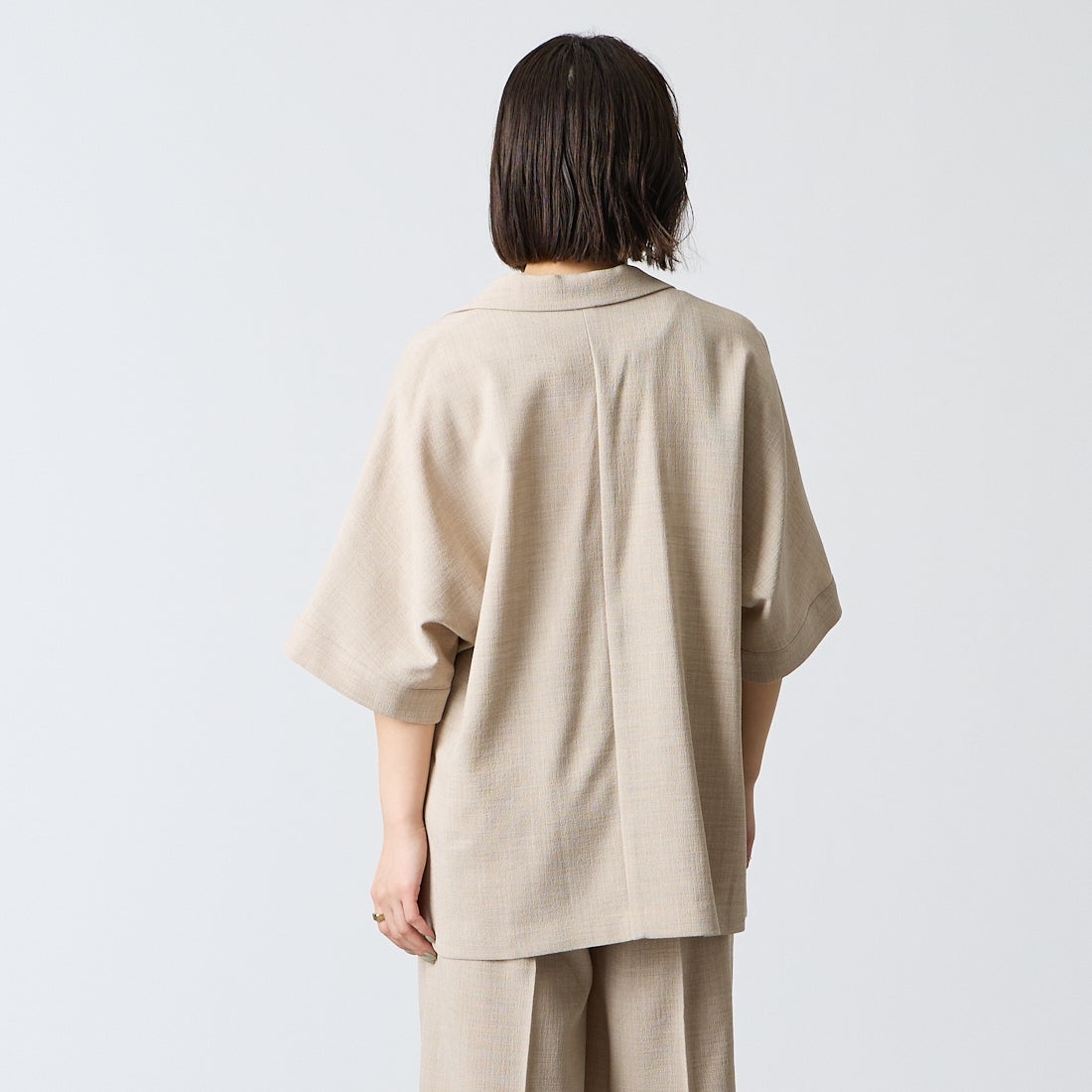 USINE [ユジーヌ] リネンライクシアーショートスリーブジャケット [21267061] 033 ﾍﾞｰｼﾞｭ &&モデル身長：160cm 着用サイズ：F&&