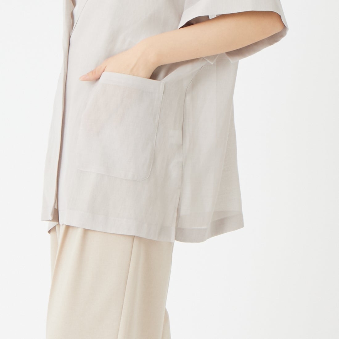 USINE [ユジーヌ] リネンライクシアーショートスリーブジャケット [21267061] 033 ﾍﾞｰｼﾞｭ &&モデル身長：162cm 着用サイズ：F&&