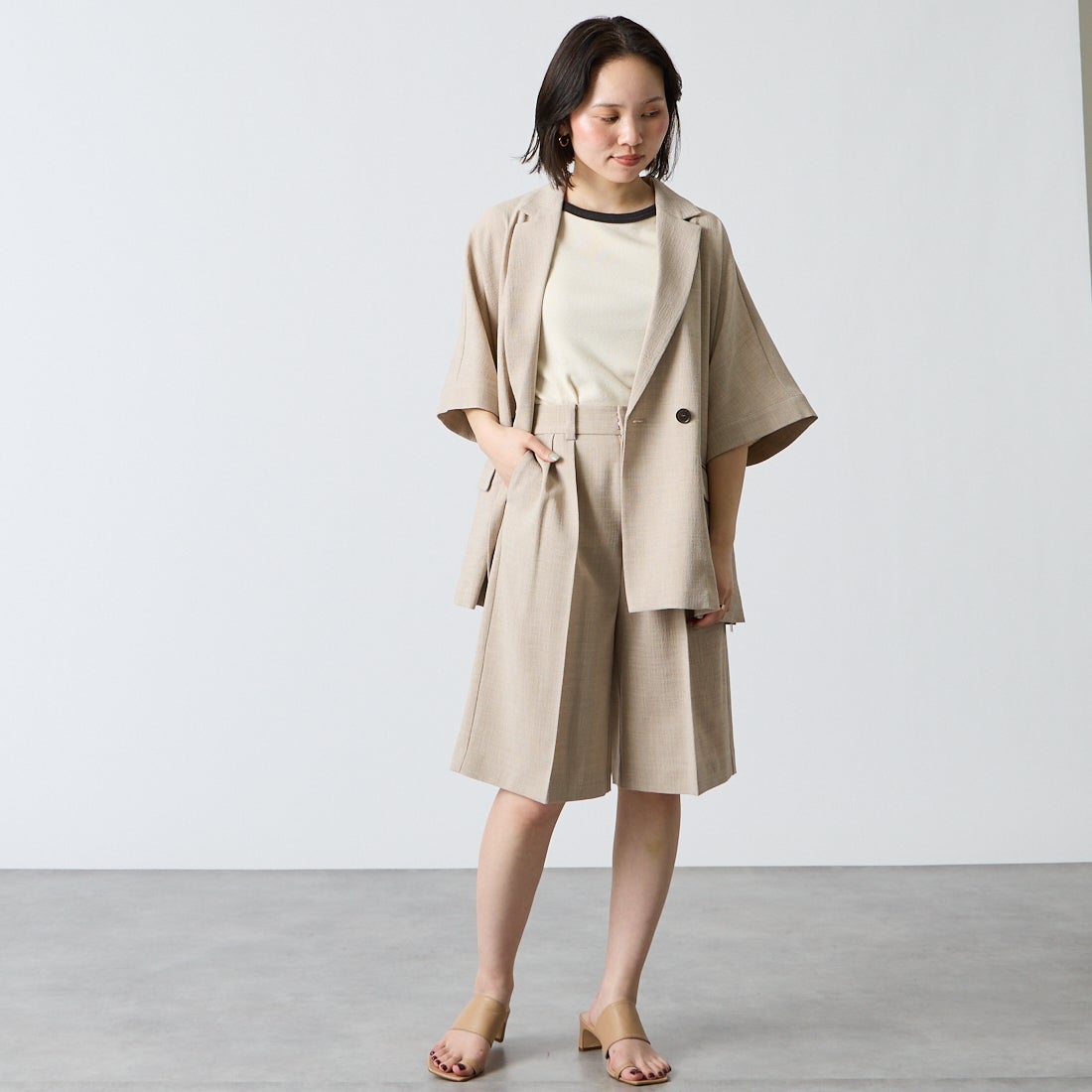 USINE [ユジーヌ] リネンライクシアーショートスリーブジャケット [21267061] 033 ﾍﾞｰｼﾞｭ &&モデル身長：160cm 着用サイズ：F&&