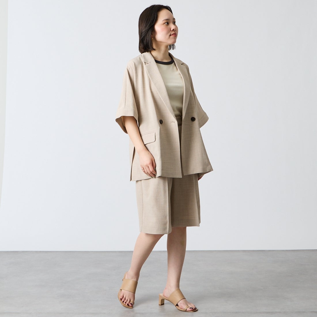USINE [ユジーヌ] リネンライクシアーショートスリーブジャケット [21267061] 033 ﾍﾞｰｼﾞｭ &&モデル身長：160cm 着用サイズ：F&&