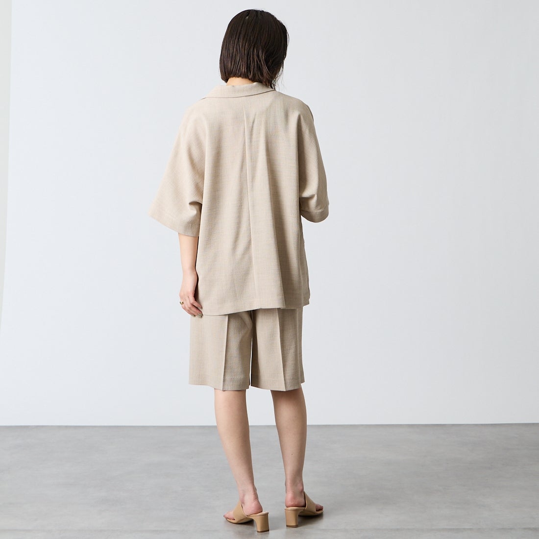 USINE [ユジーヌ] リネンライクシアーショートスリーブジャケット [21267061] 033 ﾍﾞｰｼﾞｭ &&モデル身長：160cm 着用サイズ：F&&