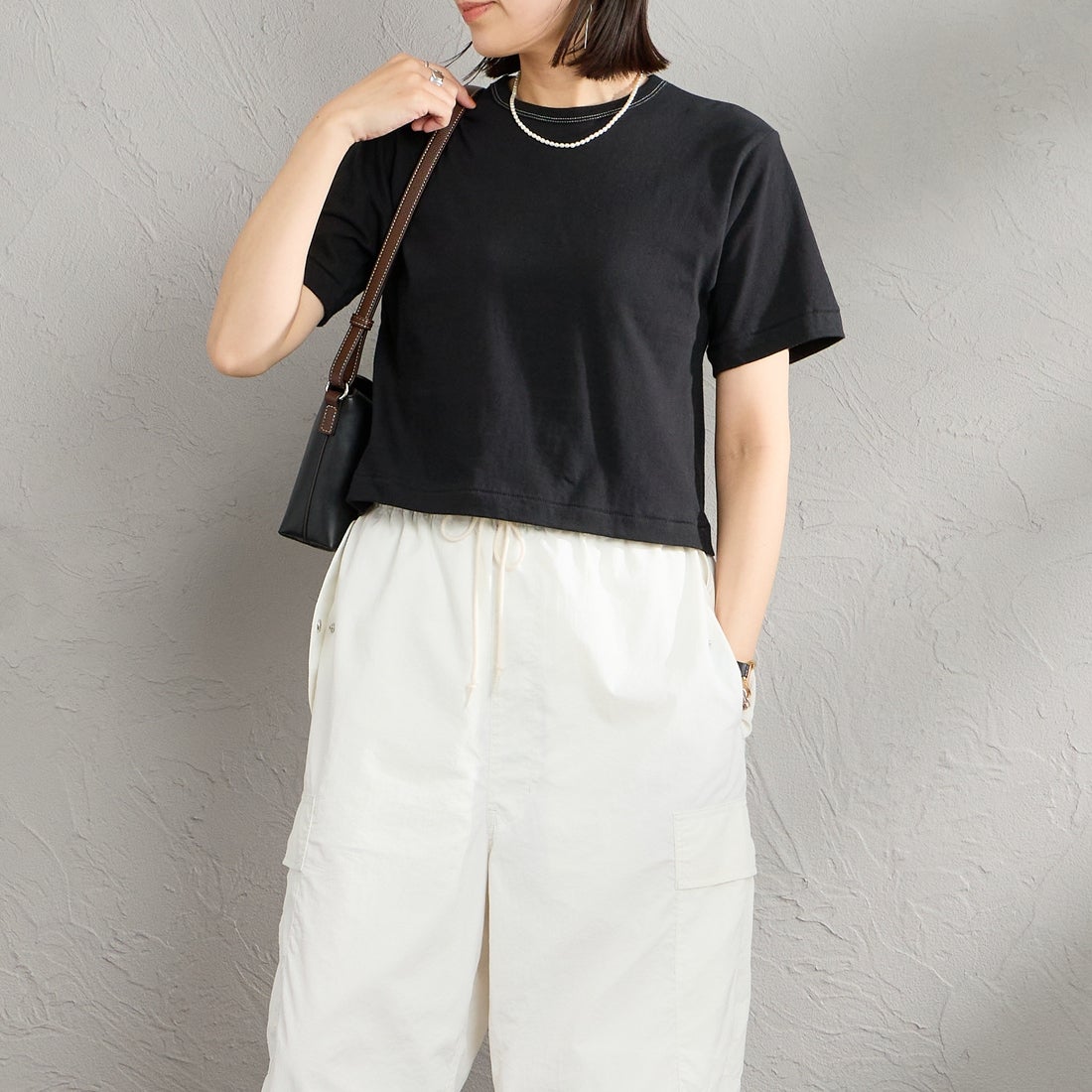 Hanes [ヘインズ] 3PリバーシブルクルーネックTシャツ by THE DODO JEAN [HW1-D702] 090 BLACK &&モデル身長：160cm 着用サイズ：S&&