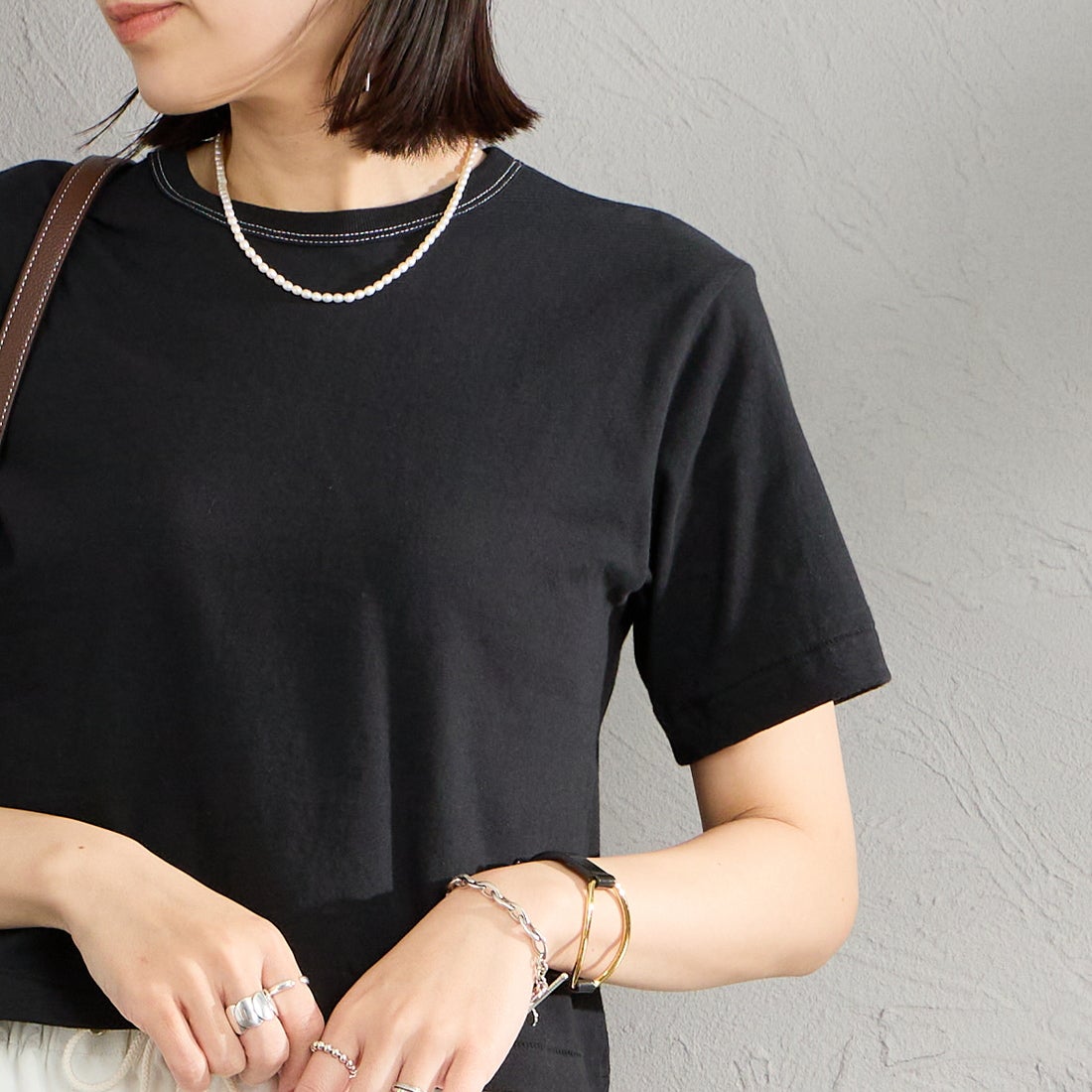 Hanes [ヘインズ] 3PリバーシブルクルーネックTシャツ by THE DODO JEAN [HW1-D702] 090 BLACK &&モデル身長：160cm 着用サイズ：S&&