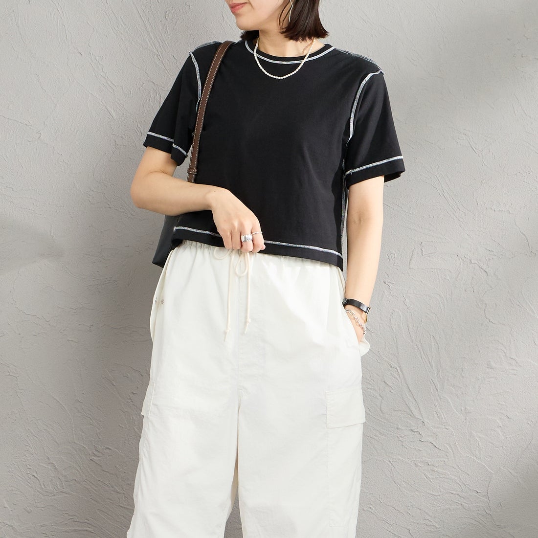 Hanes [ヘインズ] 3PリバーシブルクルーネックTシャツ by THE DODO JEAN [HW1-D702] 090 BLACK &&モデル身長：160cm 着用サイズ：S&&