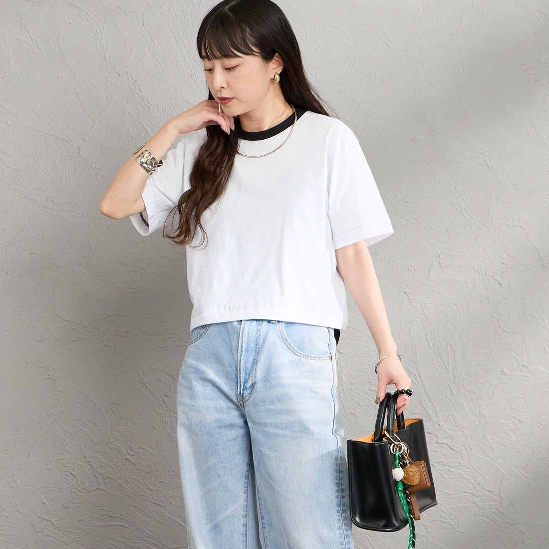 Hanes [ヘインズ] 3PリバーシブルクルーネックTシャツ by THE DODO JEAN [HW1-D702] 010 WHITE &&モデル身長：150cm 着用サイズ：S&&