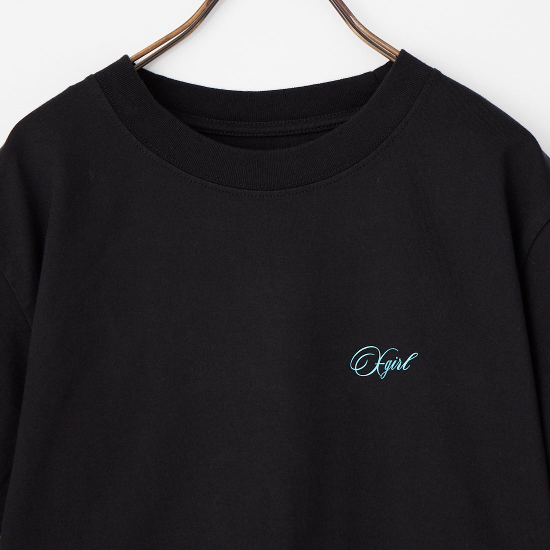 X-girl [エックスガール] カーシブスクリプトロゴ＆フェイス 半袖Tシャツ [105261011011] BLACK