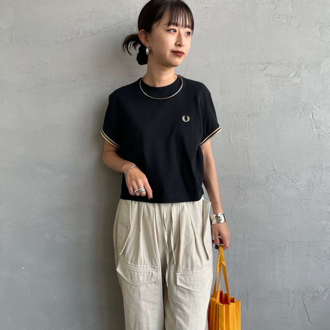 FRED PERRY [フレッドペリー] ティップドピケTシャツ [G2171] 90A BLK/CH &&モデル身長：150cm 着用サイズ：10&&