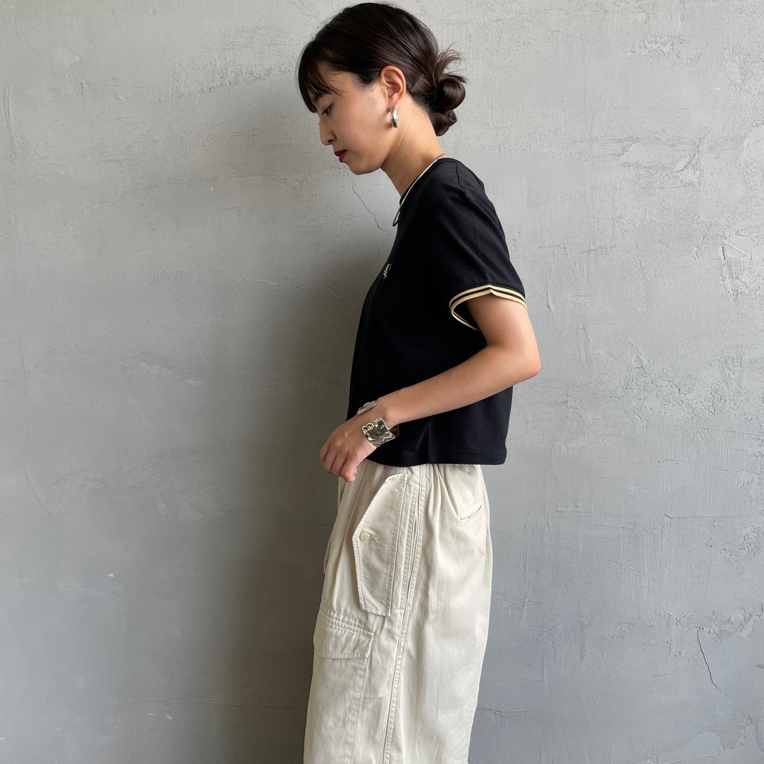 FRED PERRY [フレッドペリー] ティップドピケTシャツ [G2171] 90A BLK/CH &&モデル身長：150cm 着用サイズ：10&&