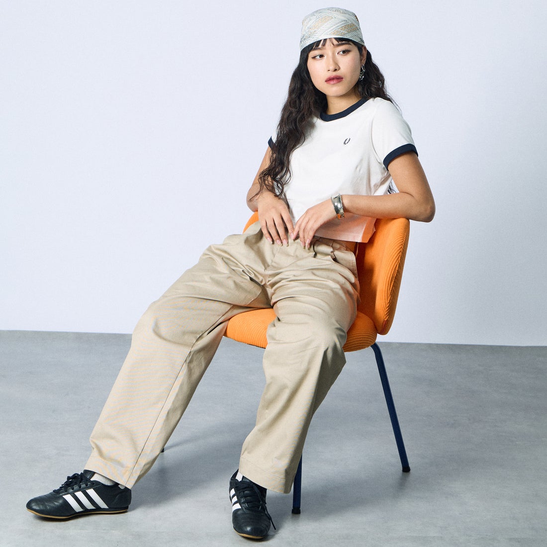 FRED PERRY [フレッドペリー] クロップド リンガーTシャツ [G9163] 129 SNOW W &&モデル身長：162cm 着用サイズ：10&&