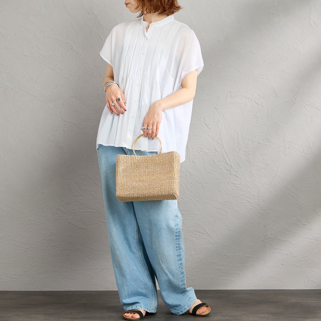 soil [ソイル] バンドカラー フレンチスリーブ ピンタックシャツ [NSL26022] 9000 O.WHI &&モデル身長：158cm 着用サイズ：1&&