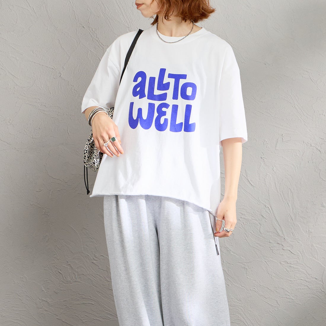 FUNG [ファング] ALL TO WELL カットオフ プリントTシャツ [ALL-TO-WELL] WHITE/BLUE &&モデル身長：158cm 着用サイズ：M&&