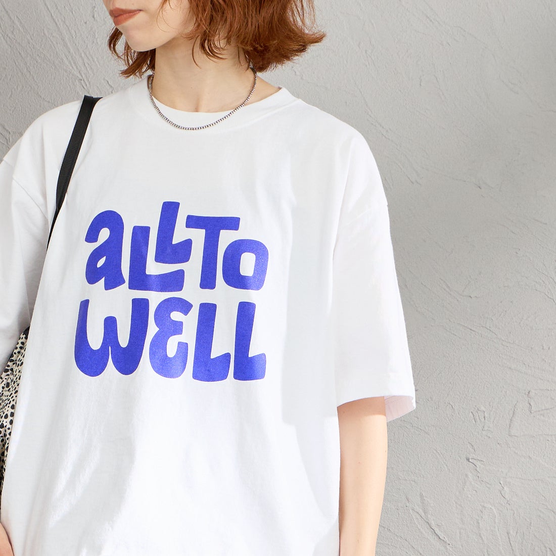 FUNG [ファング] ALL TO WELL カットオフ プリントTシャツ [ALL-TO-WELL] WHITE/BLUE &&モデル身長：158cm 着用サイズ：M&&