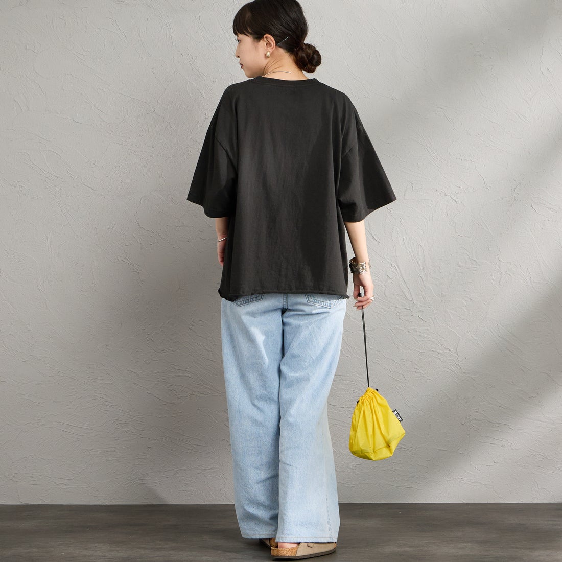 FUNG [ファング] ALL TO WELL カットオフ プリントTシャツ [ALL-TO-WELL] BLACK &&モデル身長：150cm 着用サイズ：M&&