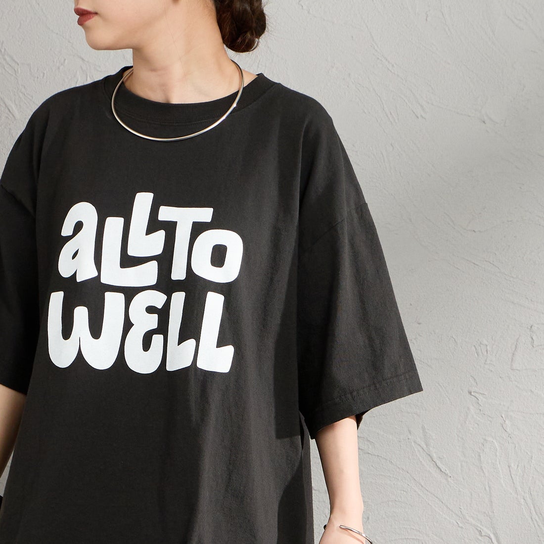 FUNG [ファング] ALL TO WELL カットオフ プリントTシャツ [ALL-TO-WELL] BLACK &&モデル身長：150cm 着用サイズ：M&&