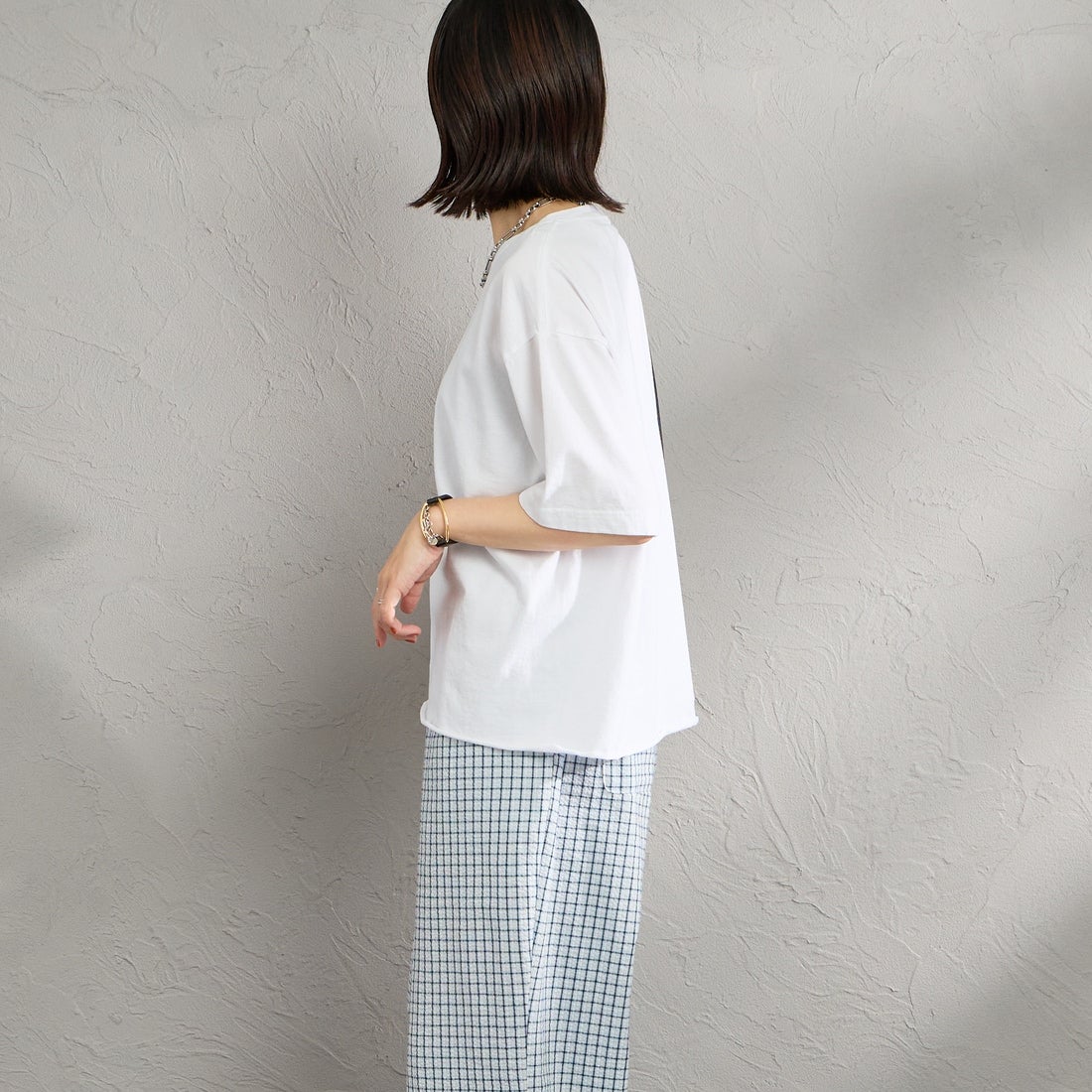 FUNG [ファング] 別注 ALOHA MAHALO カットオフプリントTシャツ [ALOHA-MAHALO-JF] WHITE &&モデル身長：160cm 着用サイズ：M&&