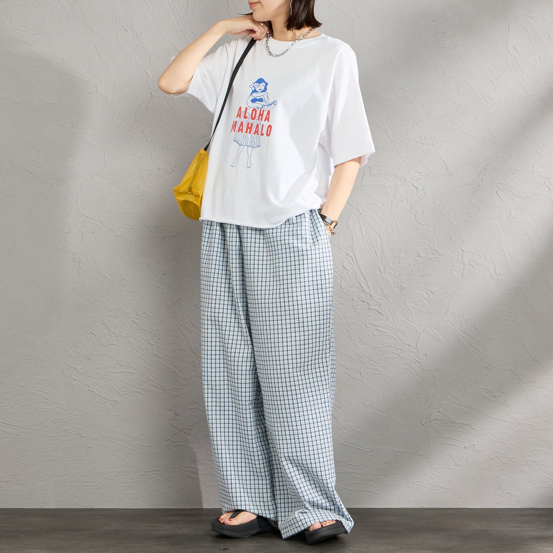 FUNG [ファング] 別注 ALOHA MAHALO カットオフプリントTシャツ [ALOHA-MAHALO-JF] WHITE &&モデル身長：160cm 着用サイズ：M&&