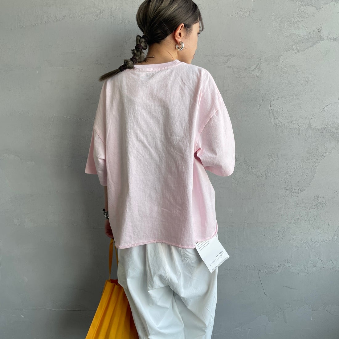 FUNG [ファング] 別注 ALOHA MAHALO カットオフプリントTシャツ [ALOHA-MAHALO-JF] PINK &&モデル身長：150cm 着用サイズ：M&&