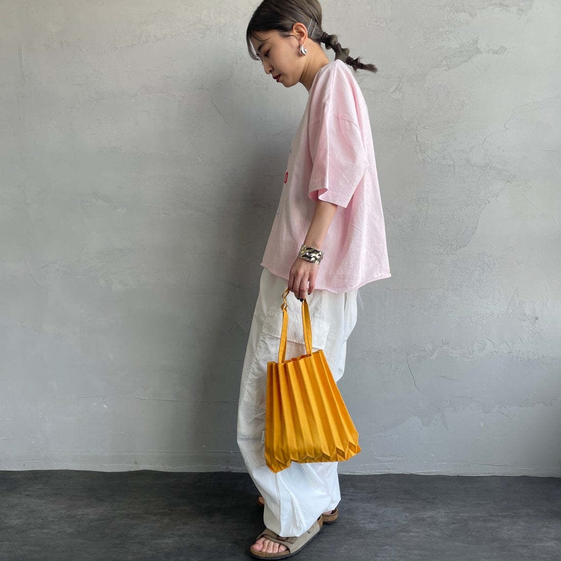 FUNG [ファング] 別注 ALOHA MAHALO カットオフプリントTシャツ [ALOHA-MAHALO-JF] PINK &&モデル身長：150cm 着用サイズ：M&&