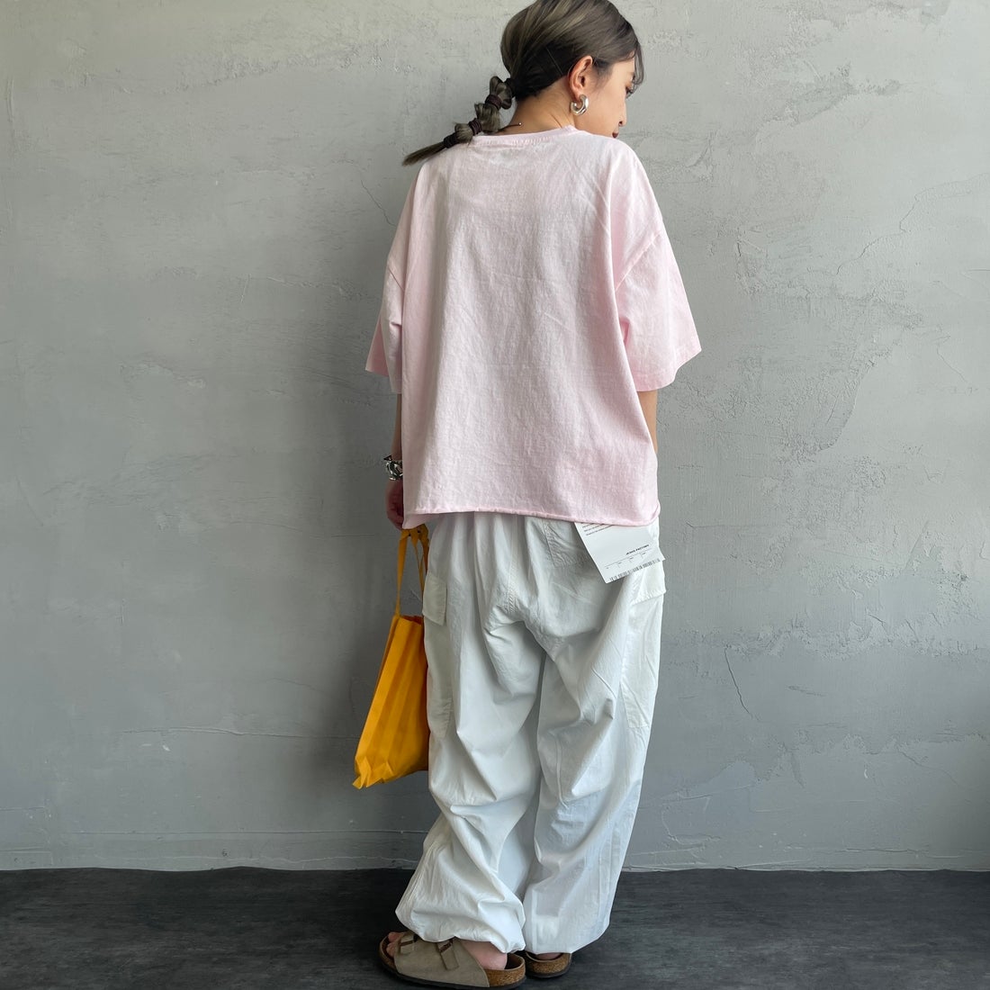FUNG [ファング] 別注 ALOHA MAHALO カットオフプリントTシャツ [ALOHA-MAHALO-JF] PINK &&モデル身長：150cm 着用サイズ：M&&