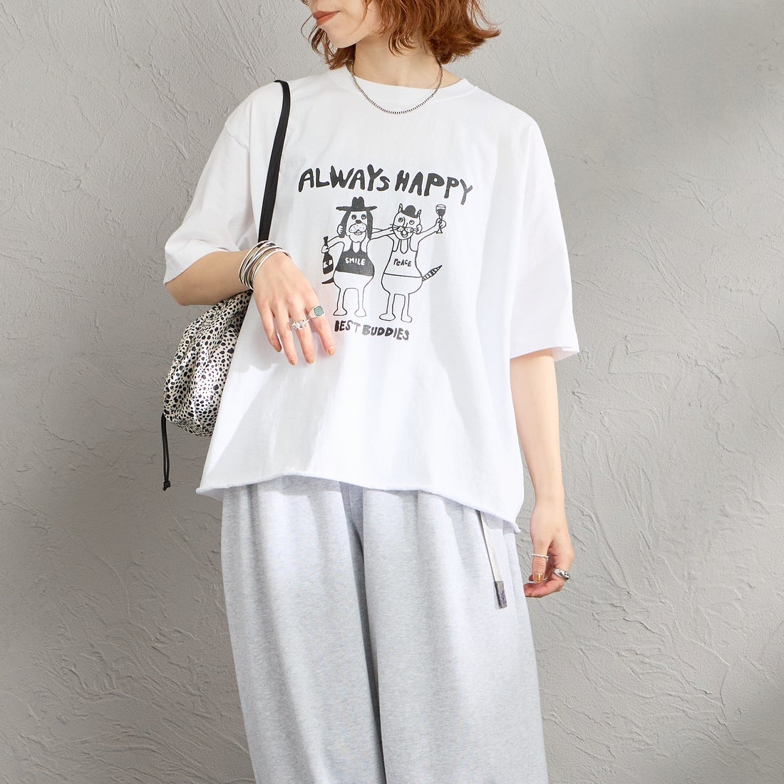 FUNG [ファング] BEST BUDDIES カットオフ プリントTシャツ [BEST-BUDDIES] WHT/BLACK &&モデル身長：158cm 着用サイズ：M&&