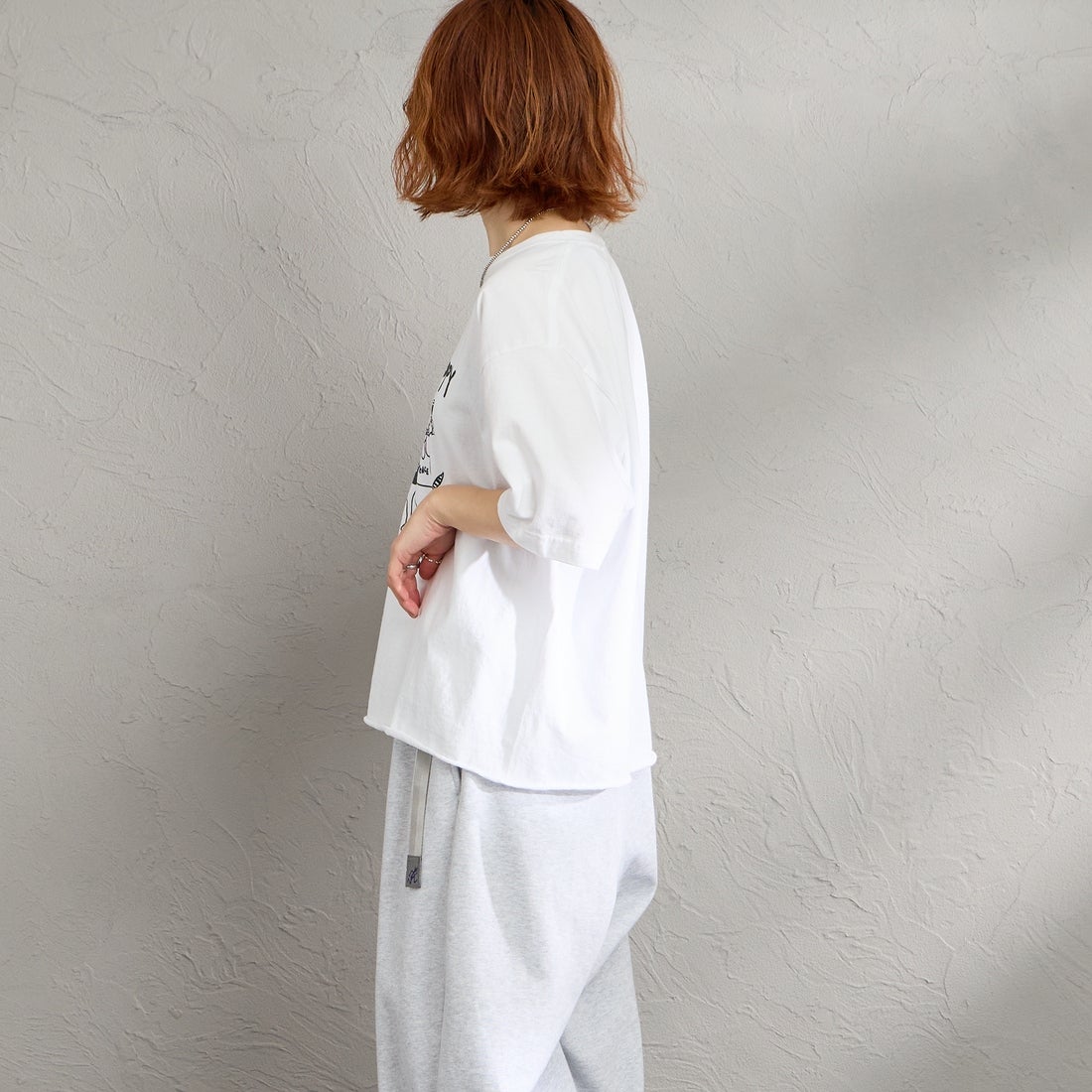 FUNG [ファング] BEST BUDDIES カットオフ プリントTシャツ [BEST-BUDDIES] WHT/BLACK &&モデル身長：158cm 着用サイズ：M&&