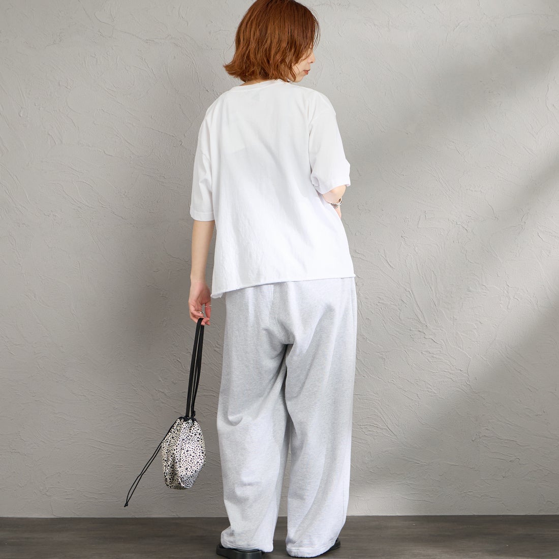 FUNG [ファング] BEST BUDDIES カットオフ プリントTシャツ [BEST-BUDDIES] WHT/BLACK &&モデル身長：158cm 着用サイズ：M&&