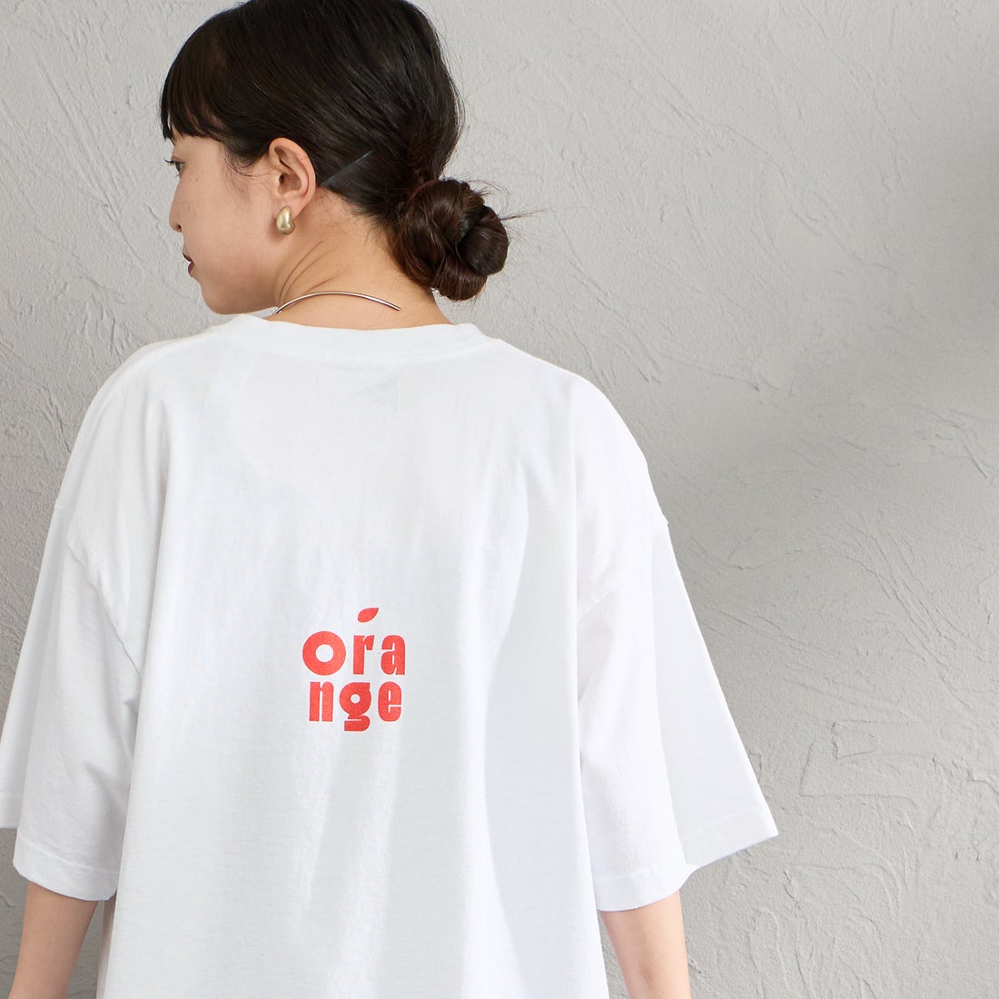 FUNG [ファング] C.ORANGE カットオフ プリントTシャツ [CORANGE] WHT/O.RED &&モデル身長：150cm 着用サイズ：M&&
