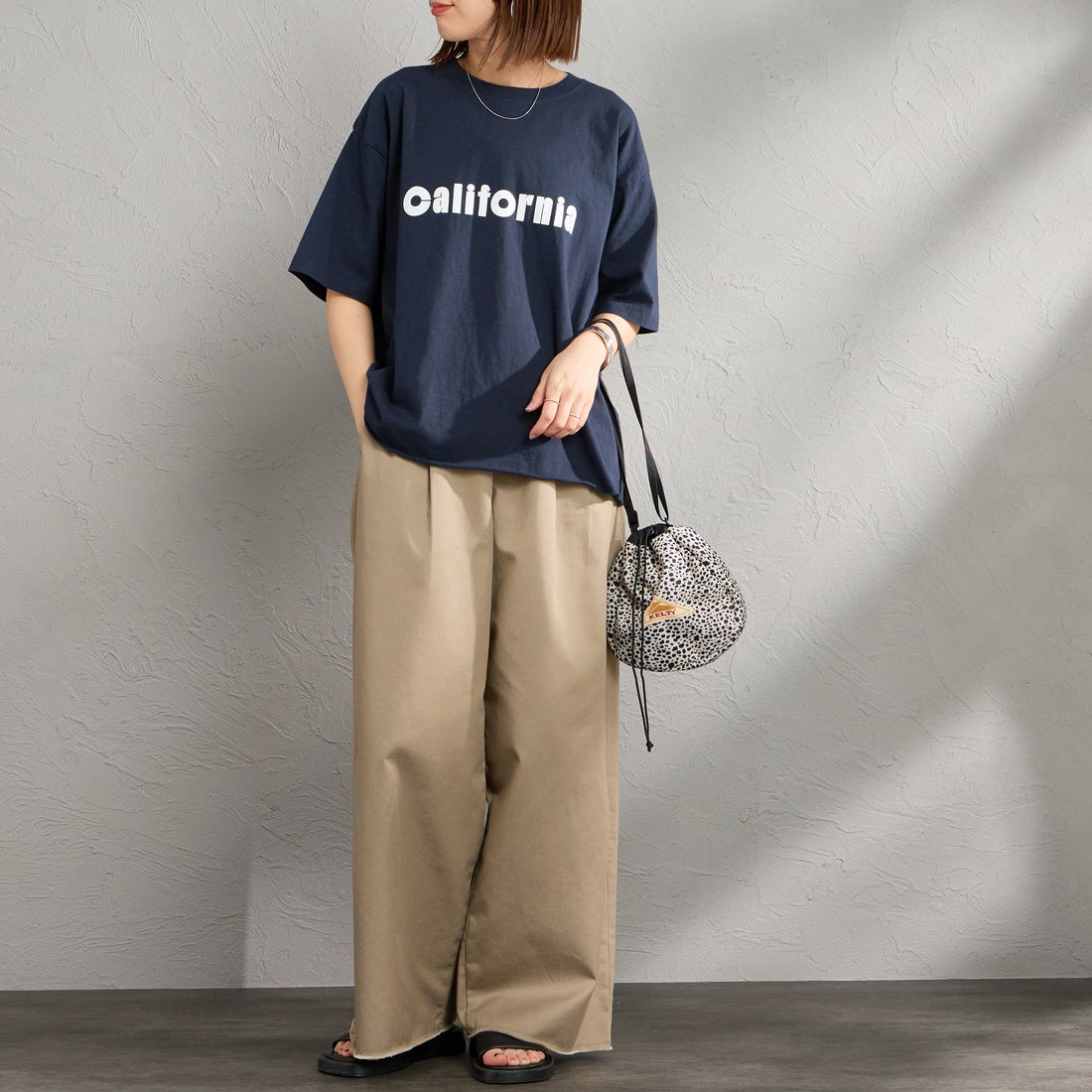 FUNG [ファング] C.ORANGE カットオフ プリントTシャツ [CORANGE] NAVY &&モデル身長：159cm 着用サイズ：M&&