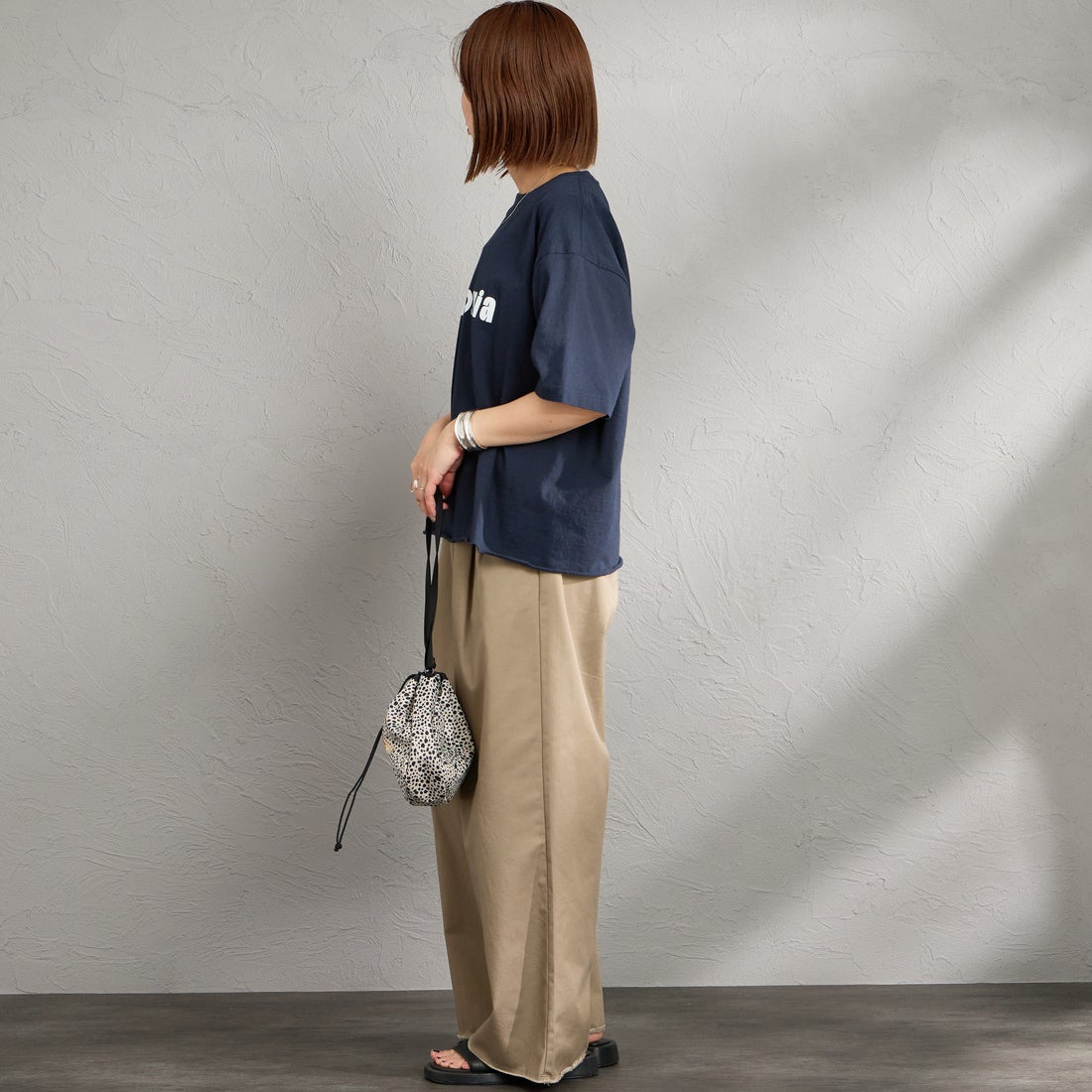 FUNG [ファング] C.ORANGE カットオフ プリントTシャツ [CORANGE] NAVY &&モデル身長：159cm 着用サイズ：M&&