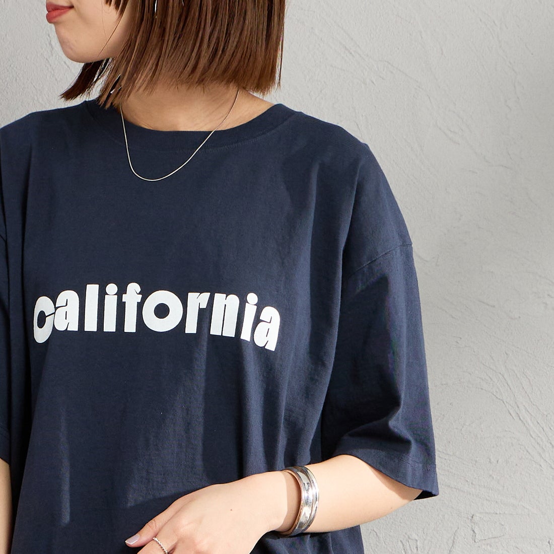FUNG [ファング] C.ORANGE カットオフ プリントTシャツ [CORANGE] NAVY &&モデル身長：159cm 着用サイズ：M&&