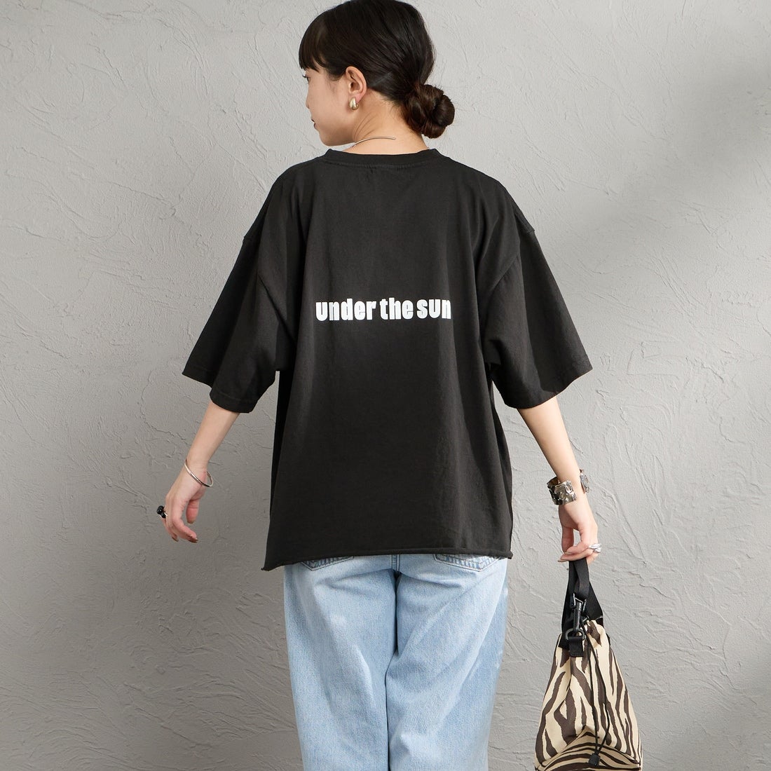 FUNG [ファング] HEALTHY カットオフ プリントTシャツ [HEALTHY] BLACK &&モデル身長：150cm 着用サイズ：M&&