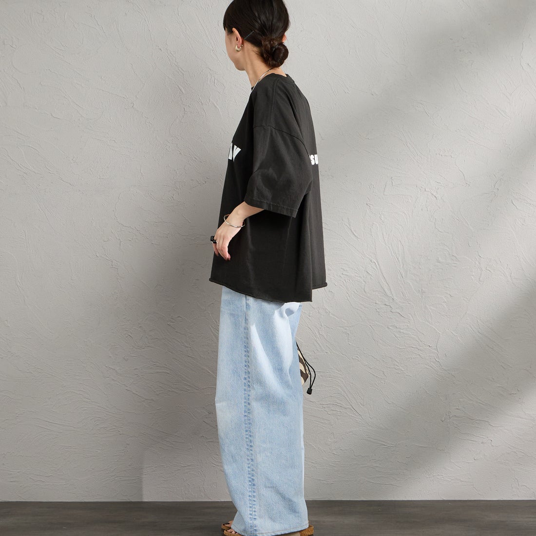 FUNG [ファング] HEALTHY カットオフ プリントTシャツ [HEALTHY] BLACK &&モデル身長：150cm 着用サイズ：M&&