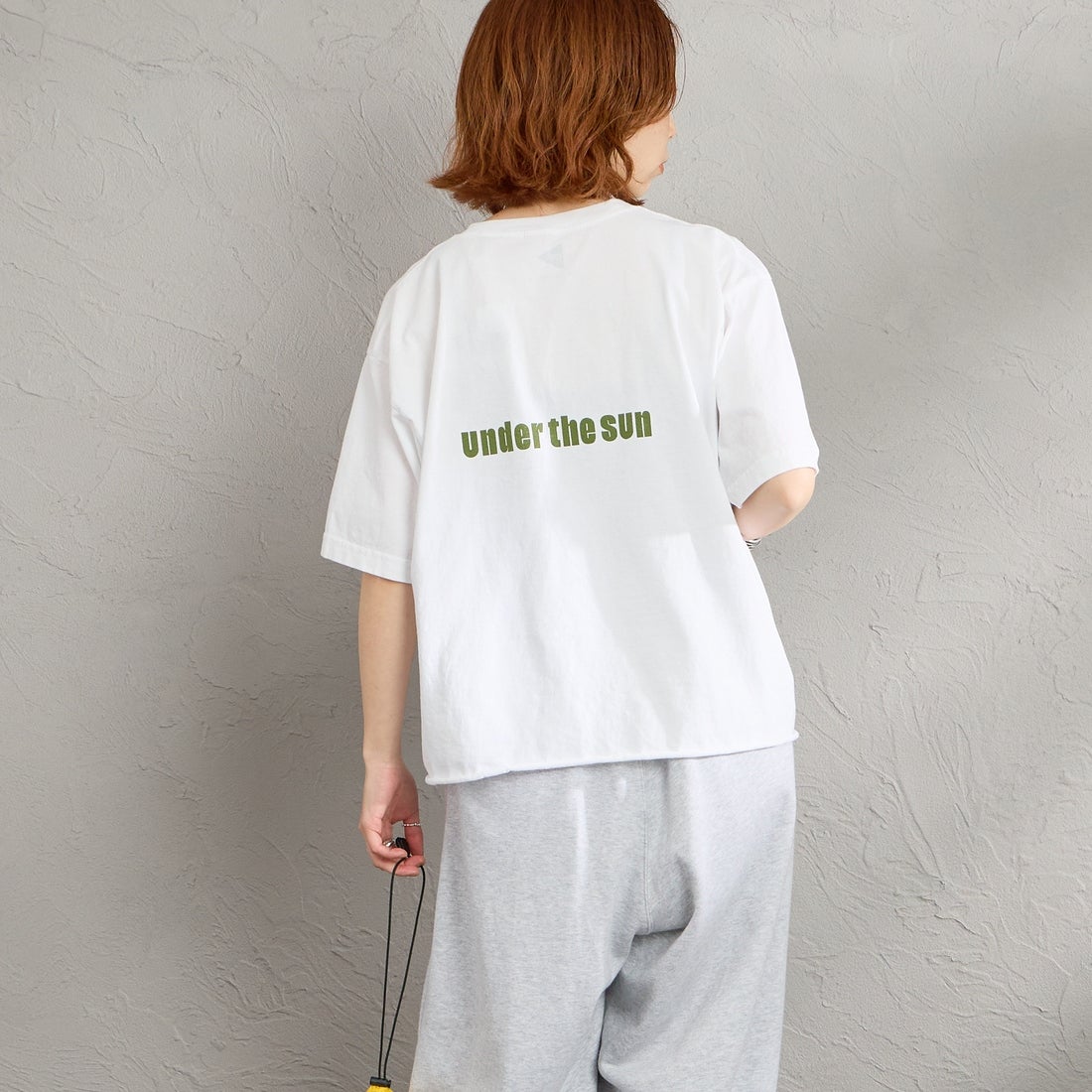 FUNG [ファング] HEALTHY カットオフ プリントTシャツ [HEALTHY] WHT/O.GRN &&モデル身長：158cm 着用サイズ：M&&