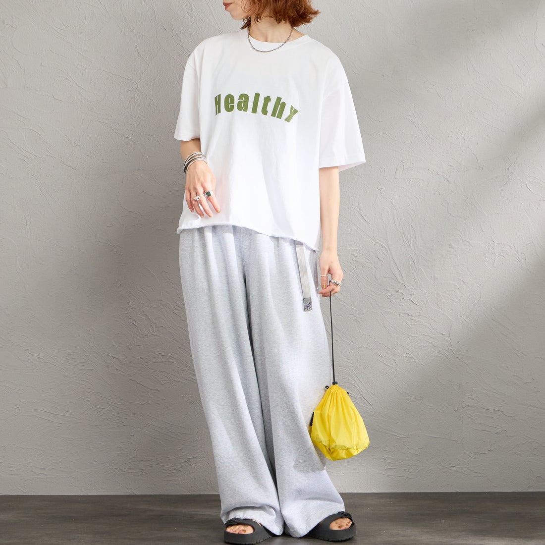 FUNG [ファング] HEALTHY カットオフ プリントTシャツ [HEALTHY] WHT/O.GRN &&モデル身長：158cm 着用サイズ：M&&